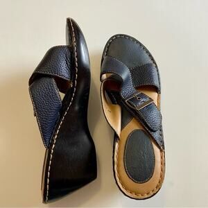 Born womens comfort cushion insole mid coned heel blue leather buckle sandals